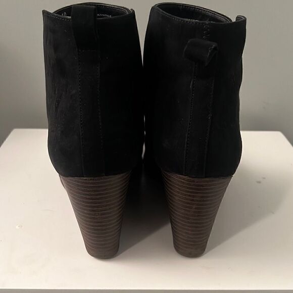 Women's Universal Thread Suede Wedge Booties - Picture 7 of 9